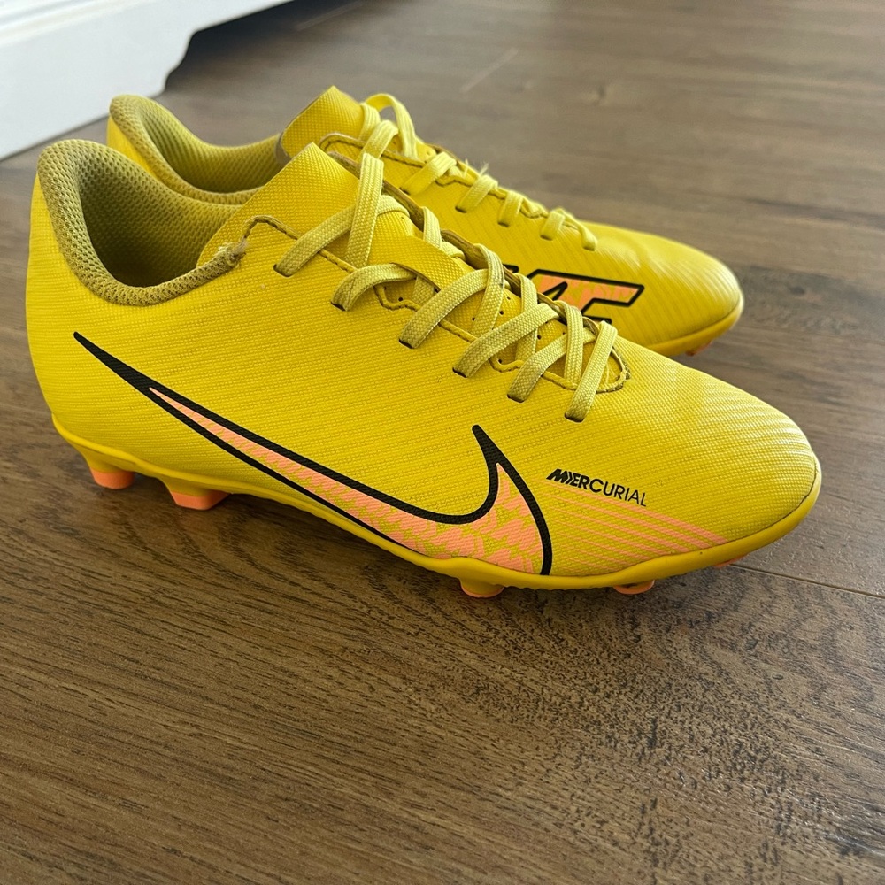 Nike Mercurial Soccer Cleats - Unisex Kids Size 2Y